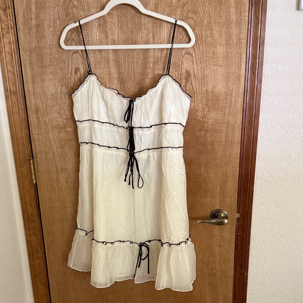 NWT Billy J Cream and Black Ruffle Trim Dress, Size 16
